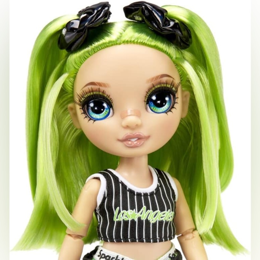 💚 RAINBOW HIGH “JADE HUNTER” DOLL 💚 - Picture 3 of 6